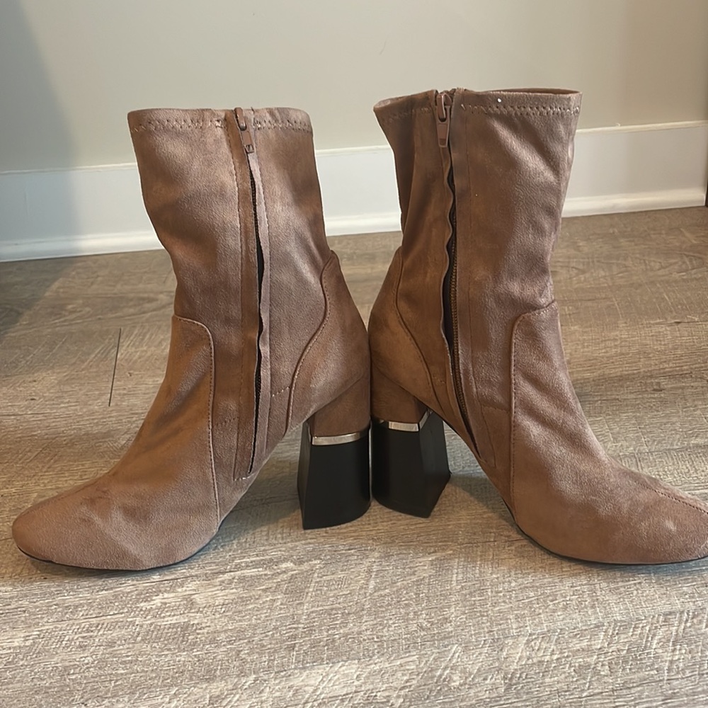 Design Lab Brown Booties Size 7 NEVER WORN - Picture 4 of 6